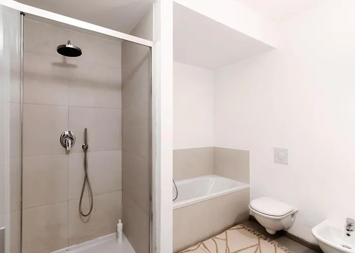 Corte Delle Rondini - Bymyhomeincomo * Como